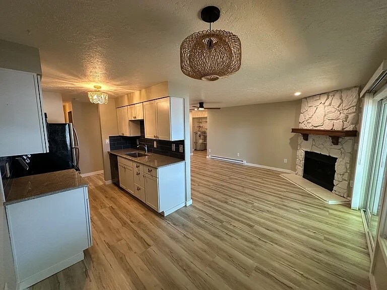 Kitchen - 8504 SW Mohawk St