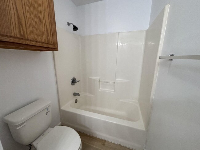 Building Photo - 708 N Englewood Ave