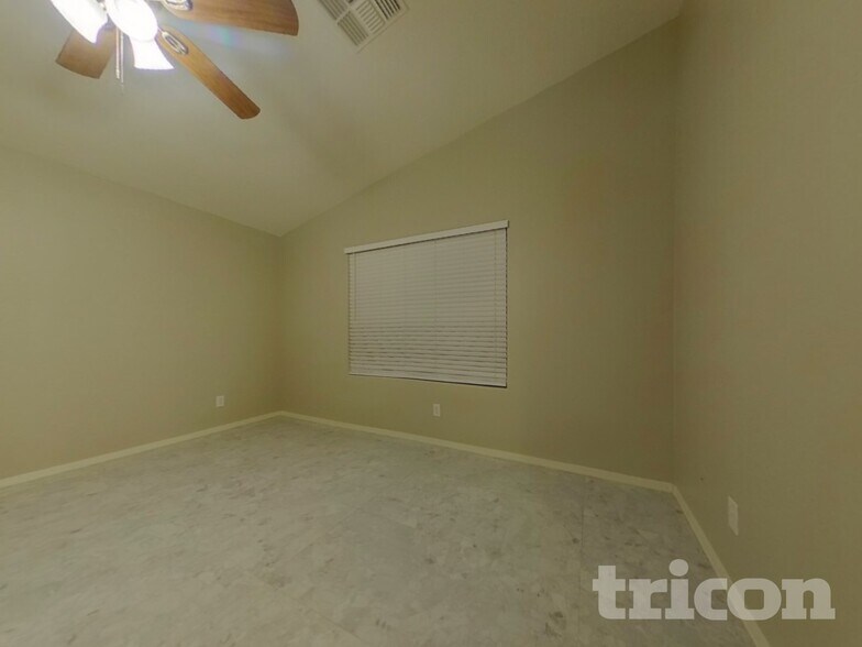 Building Photo - 24832 W Kowalsky Ln