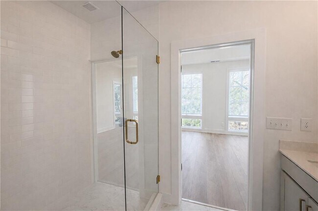 Building Photo - 2640 Mackintosh Ct