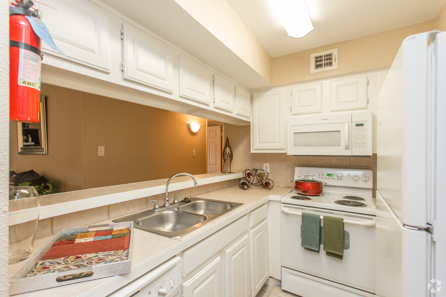 Kitchen - SunBlossom Woodlake