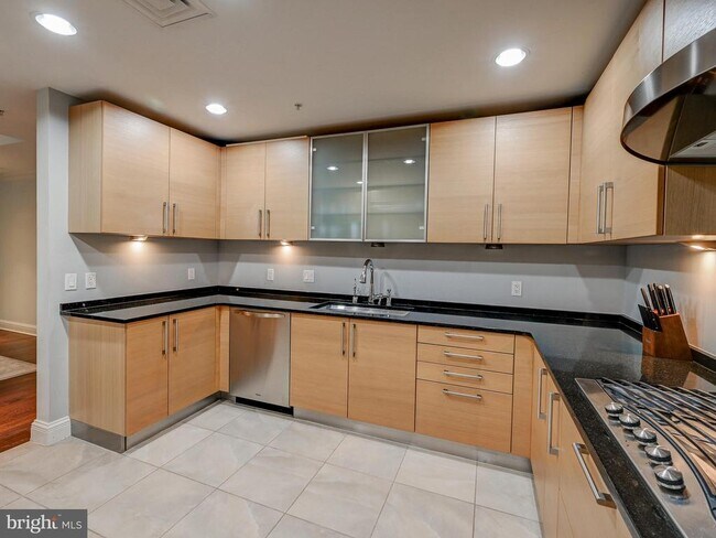 Building Photo - 801 Key Hwy