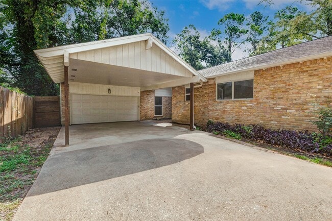 Building Photo - 22222 Greenbrook Dr