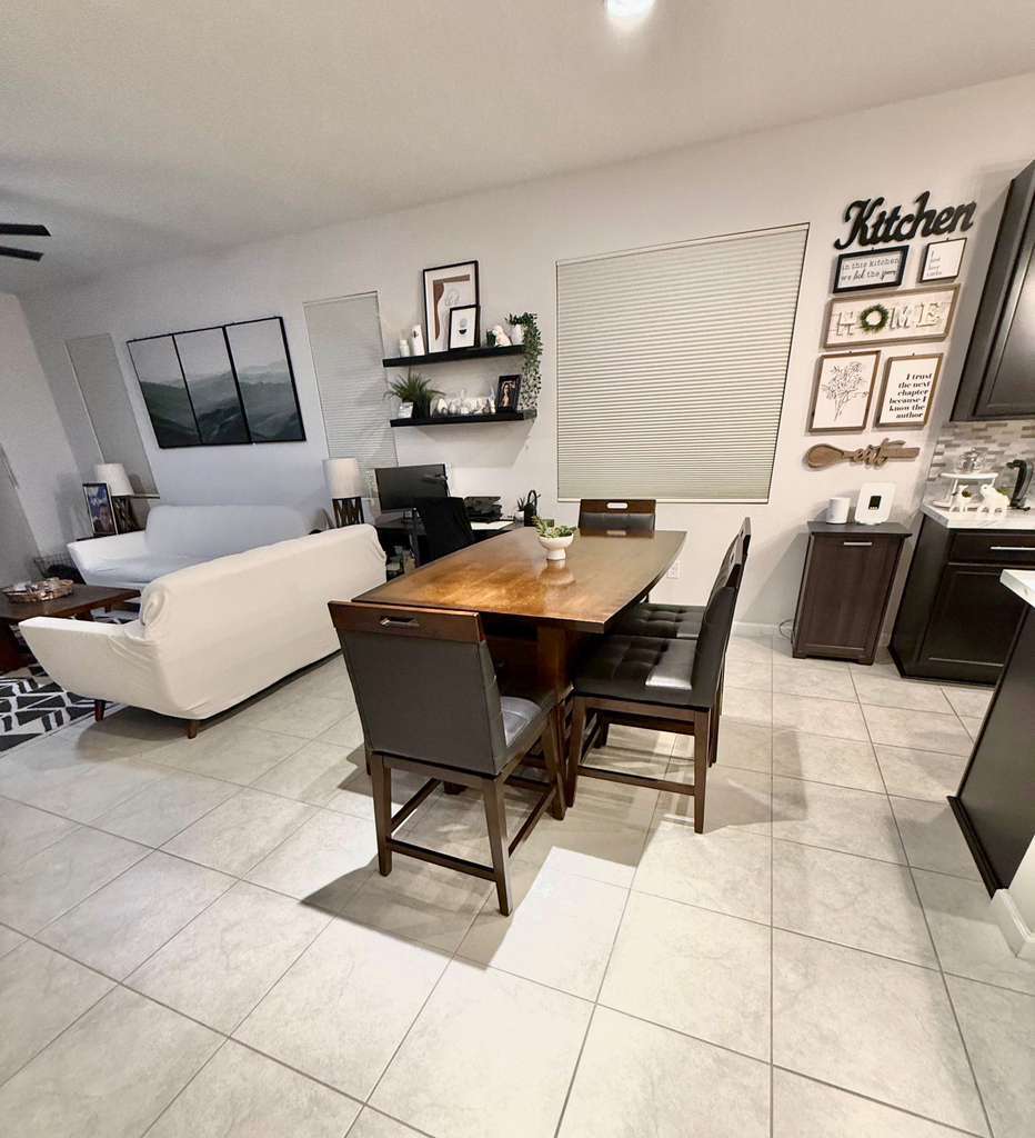 Building Photo - 184 Summershore Dr