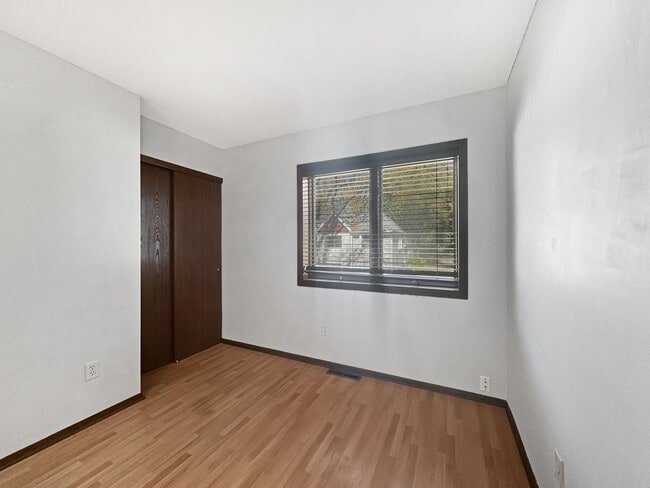 Building Photo - 5112 41st Ave S