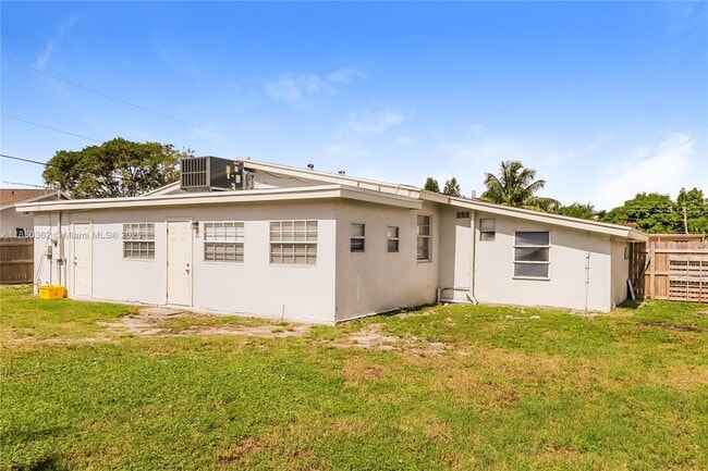 Building Photo - 1116 S 14th Ct
