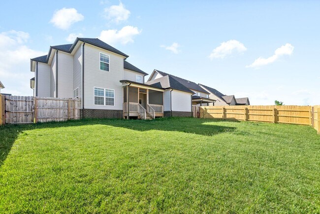 Building Photo - Pet Friendly Four Bedroom with Bonus!