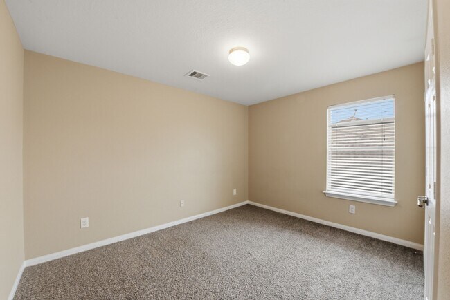 Building Photo - 1702 Bonnyton Ln