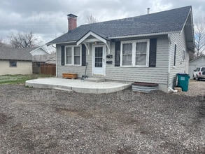 Building Photo - 610 S Loomis Ave