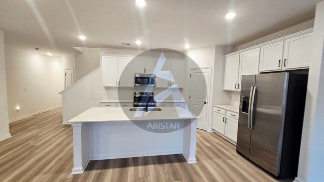 Building Photo - 3136 Marbella Cir