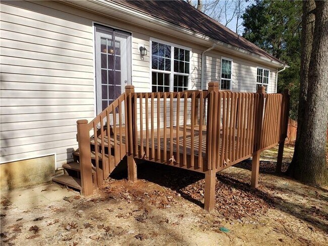 Building Photo - 247 Dogwood Ln SE