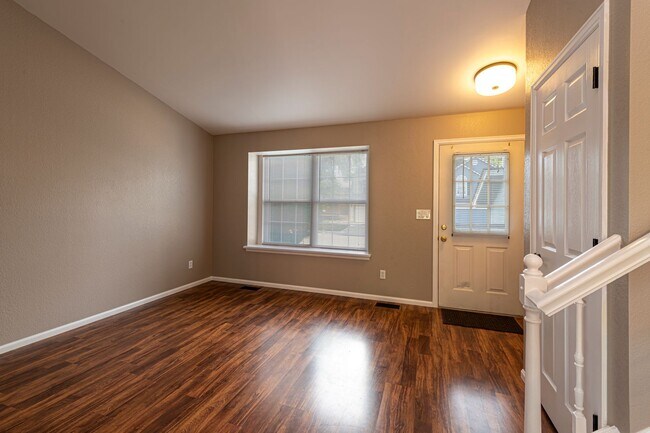 Building Photo - Wonderful 4-bed, 3-bath home adjacent to walking paths and parks