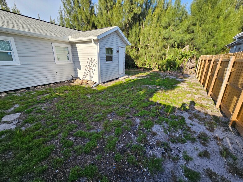 Building Photo - 4310 Garden Rd
