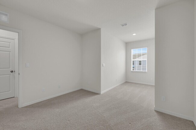 Building Photo - 12834 SW Forli Wy