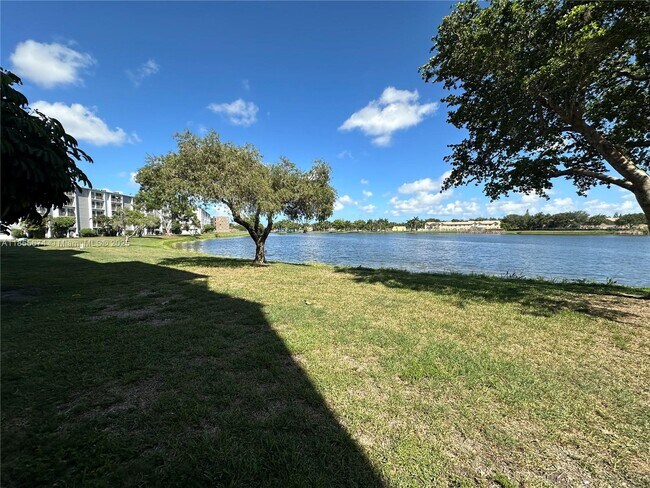 Building Photo - 8710 N Sherman Cir