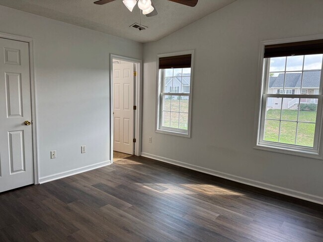 Building Photo - 2 story home with 1 car garage and fenced yard