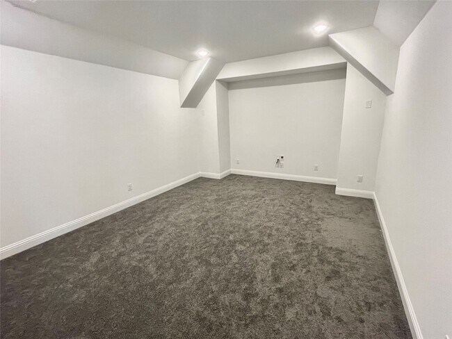 Building Photo - 3121 Casablanca St