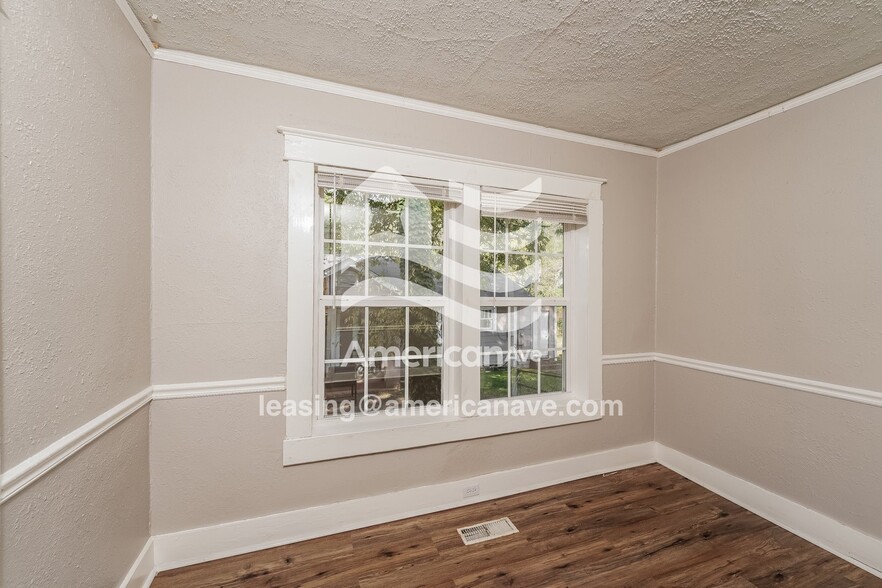 Building Photo - 621 83rd Pl S