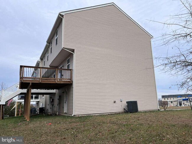 Building Photo - 2862 Farzi Cir