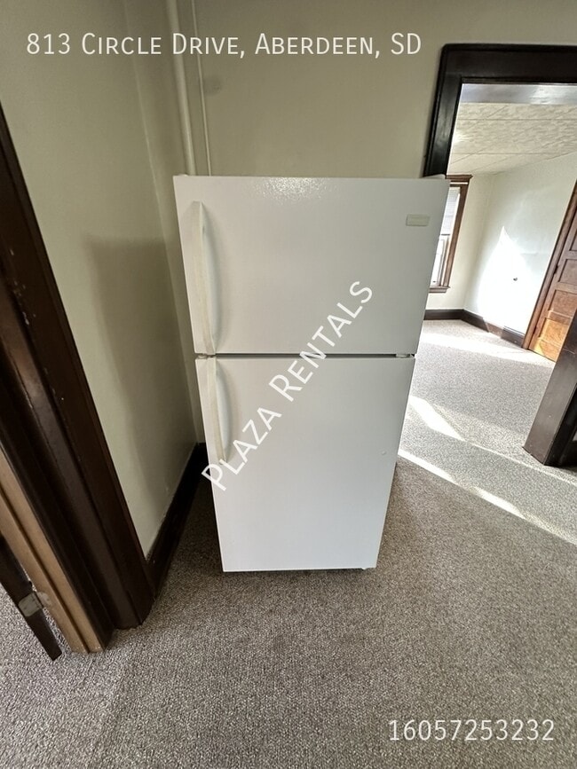 Building Photo - 19 7th Ave SE