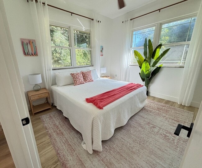 Building Photo - Peaceful 2.5-Acre Retreat | Furnished Mid-Term Rental