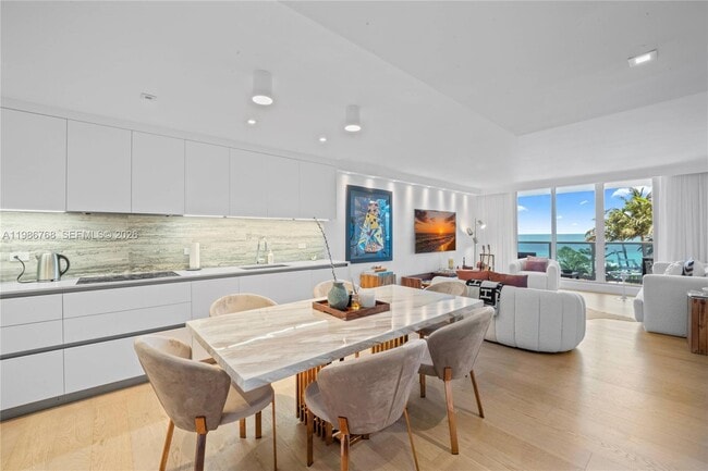 Building Photo - 2301 Collins Ave