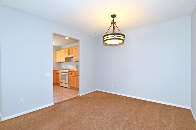 Building Photo - 2203 Copper Creek Dr