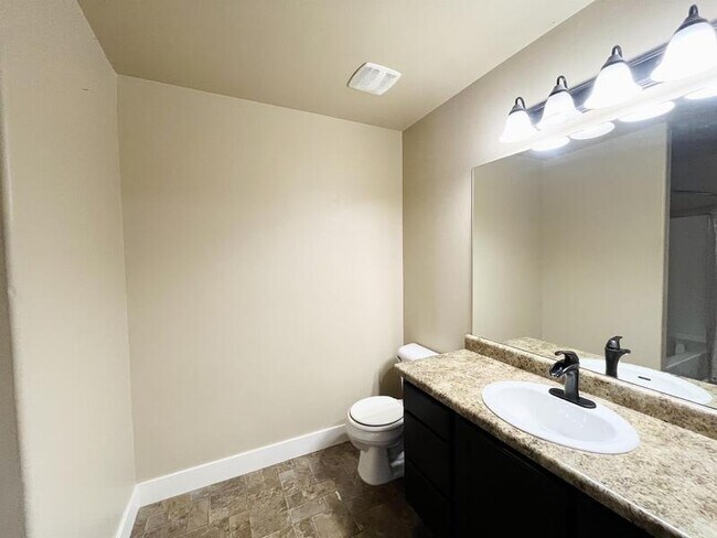 Building Photo - 1576 Venetian Way