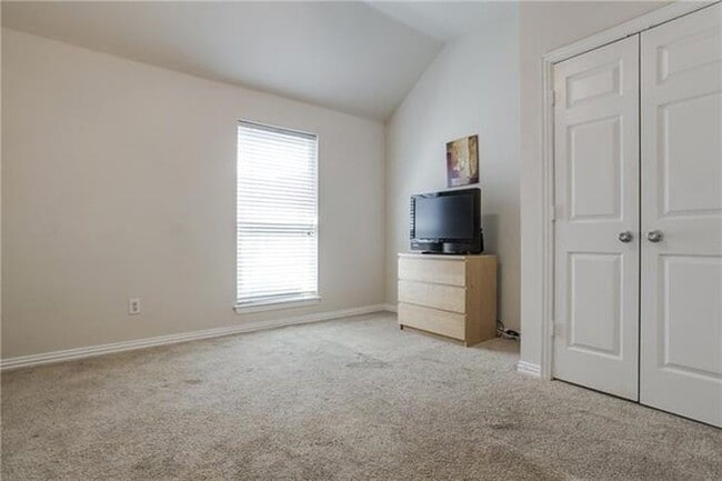 Building Photo - 3516 Kales Ln