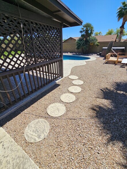 Building Photo - 4945 E Fox St