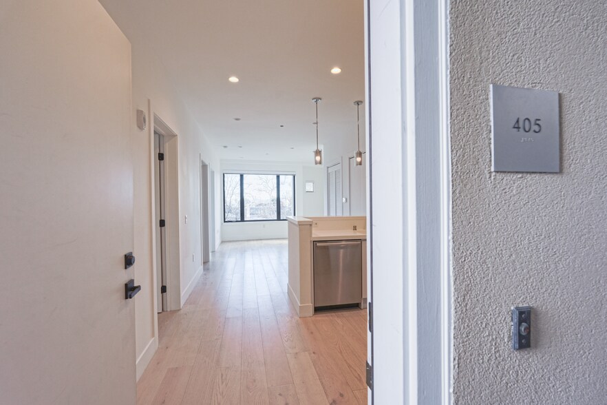 Building Photo - 2747 San Pablo Ave