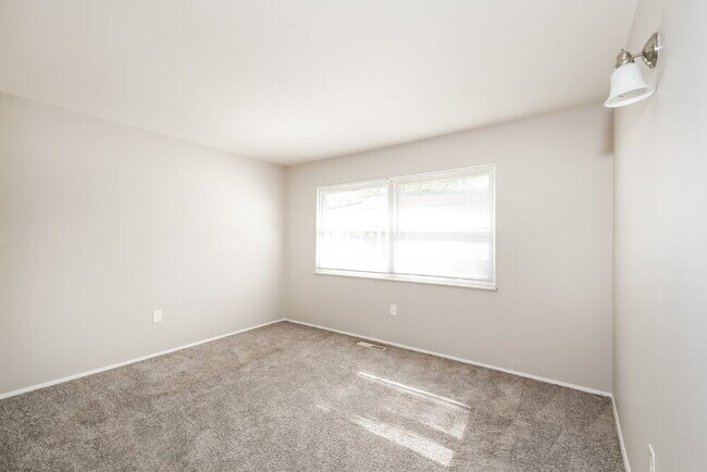 Building Photo - 3 Santa Anita Ct