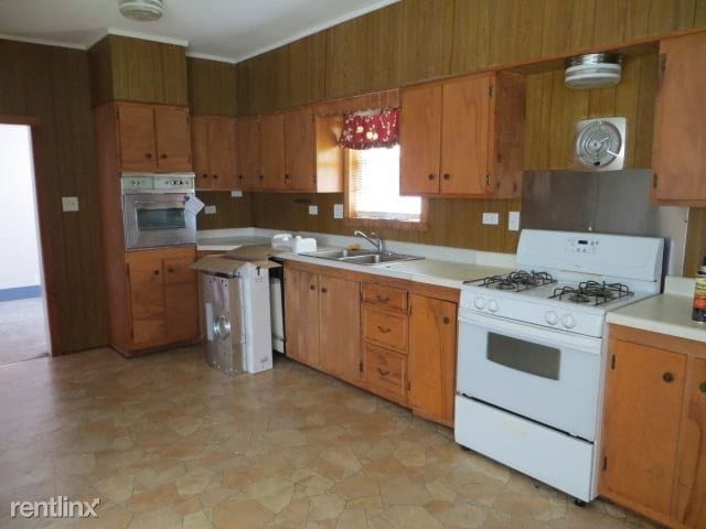 Building Photo - 3 br, 1.5 bath House - 244 Lower Myrick Rd