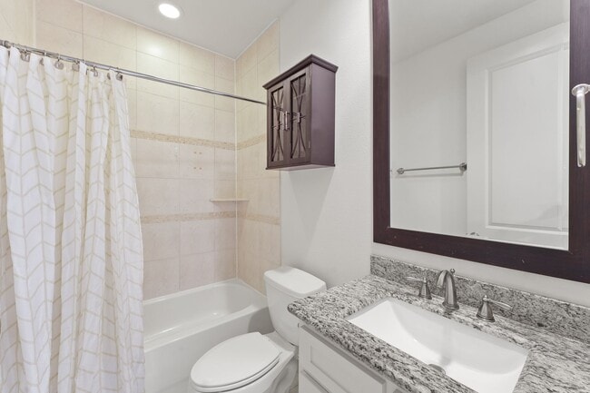 Building Photo - Awesome Two Story town home located in the heart of the city!