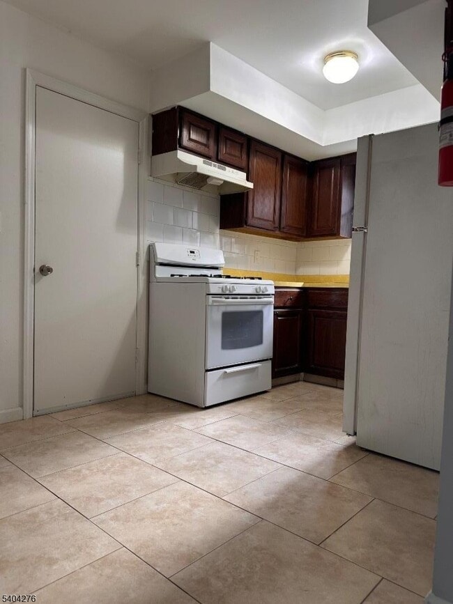 Building Photo - 14 Orchard St