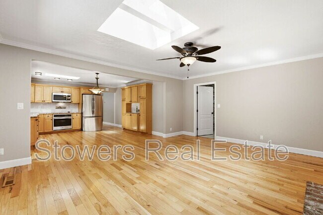 Building Photo - 18 Van Gordon Pl