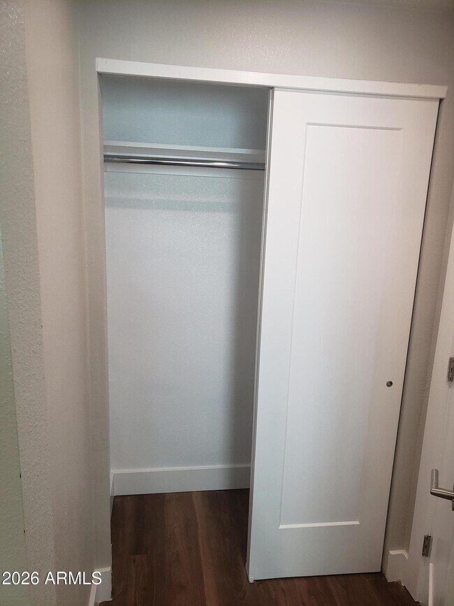 Building Photo - 301 W Medlock Dr