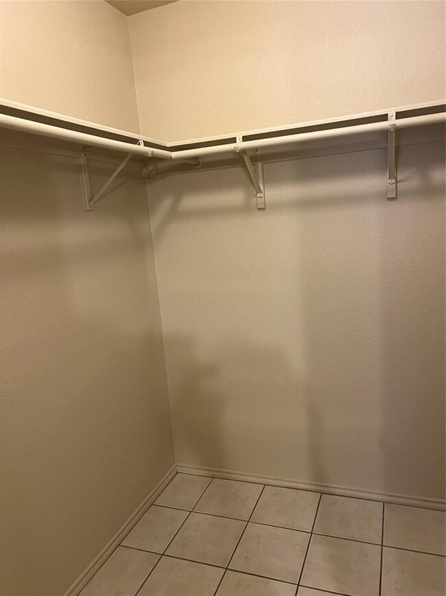 Building Photo - 1618 Cottonwood Ct