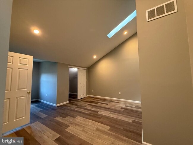 Building Photo - 28 Drewes Ct