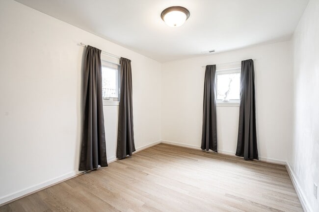 Building Photo - Beautiful 2 Bedroom Single Family on Paddo...