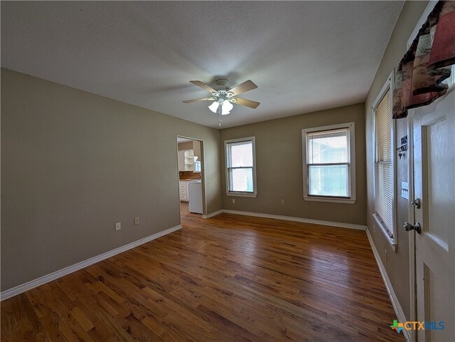 Building Photo - 1185 W Mill St