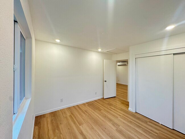 Building Photo - Phillips Lane