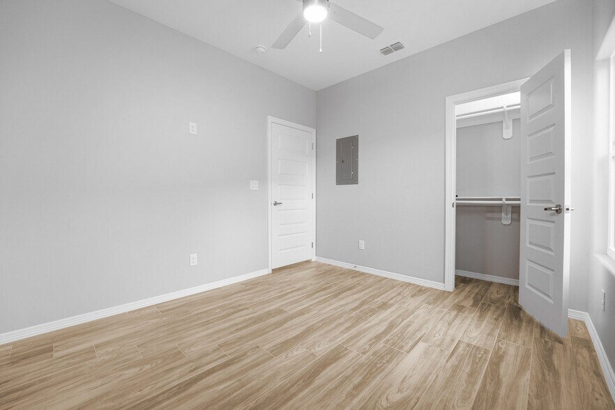 Building Photo - 84 E La Vista Ave