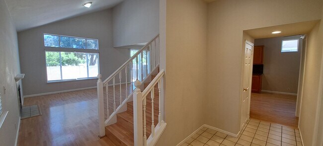 Building Photo - 320 Stamper Cir