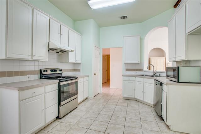 Building Photo - 3021 Sawtooth Dr