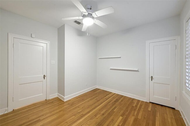 Building Photo - 1016 Harwood Pl