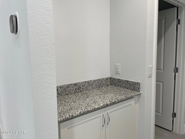 Building Photo - 818 Bama Breeze Dr