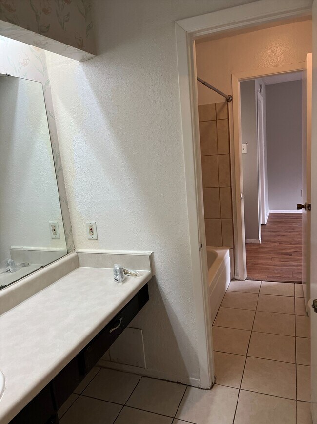 Building Photo - 6507 Bridgegate Dr
