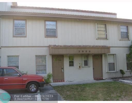 Building Photo - 3920 Woodside Dr