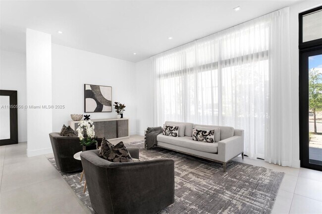 Building Photo - 16703 Botaniko Dr S